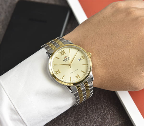 Orient Orient Contemporary RA-AC0F08G (RN-AC0F08G) механические мужские часы часы крупный план желтый циферблата